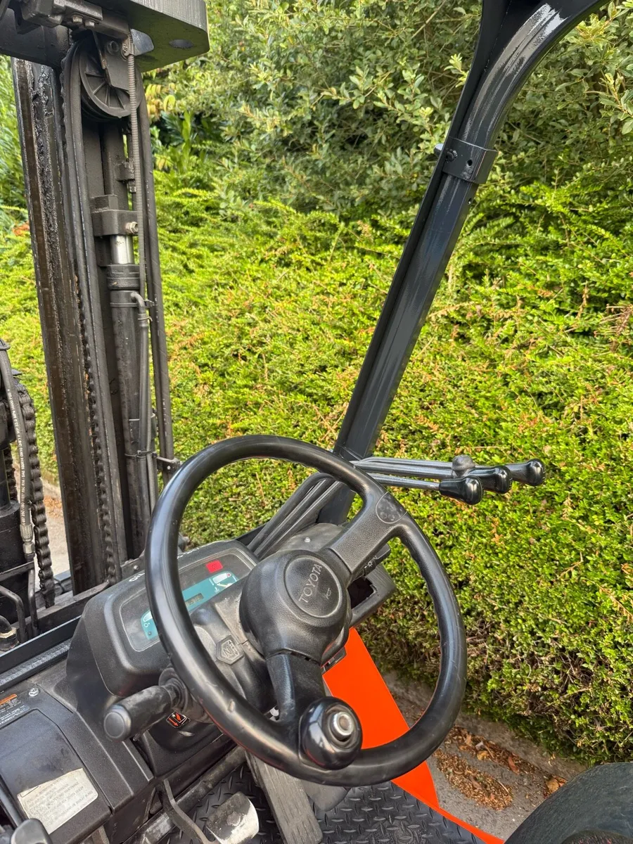 Forklift - Image 3
