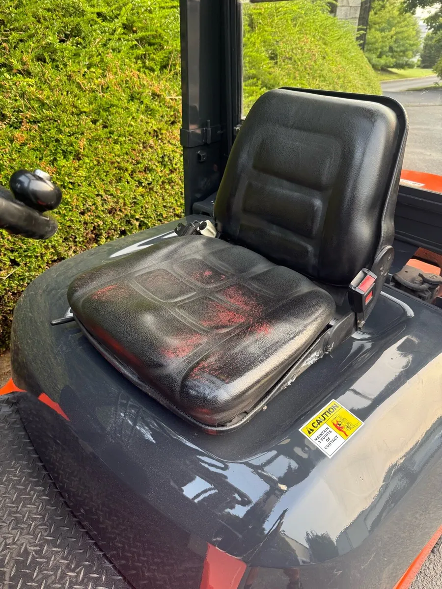 Forklift - Image 4