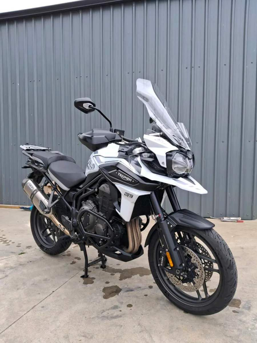 Triumph tiger 1200 explorer Alpine edition - Image 1