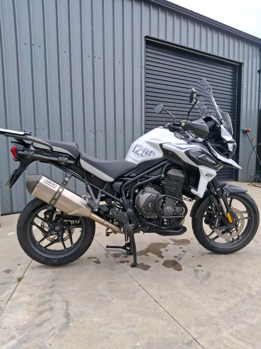 Triumph tiger 1200 explorer Alpine edition - Image 2