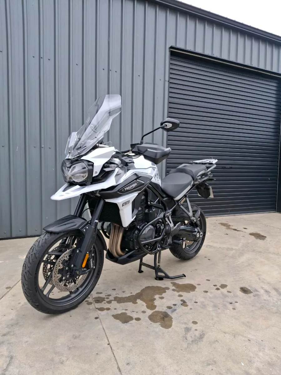 Triumph tiger 1200 explorer Alpine edition - Image 3