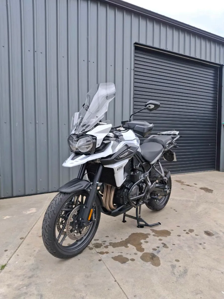 Triumph tiger 1200 explorer Alpine edition - Image 4