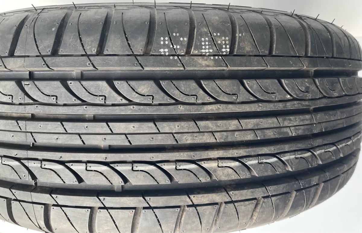Honda Civic spare wheel with jack and wheel brace - Image 2