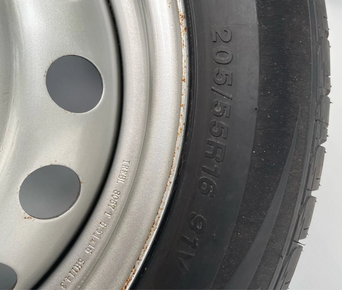 Honda Civic spare wheel with jack and wheel brace - Image 4