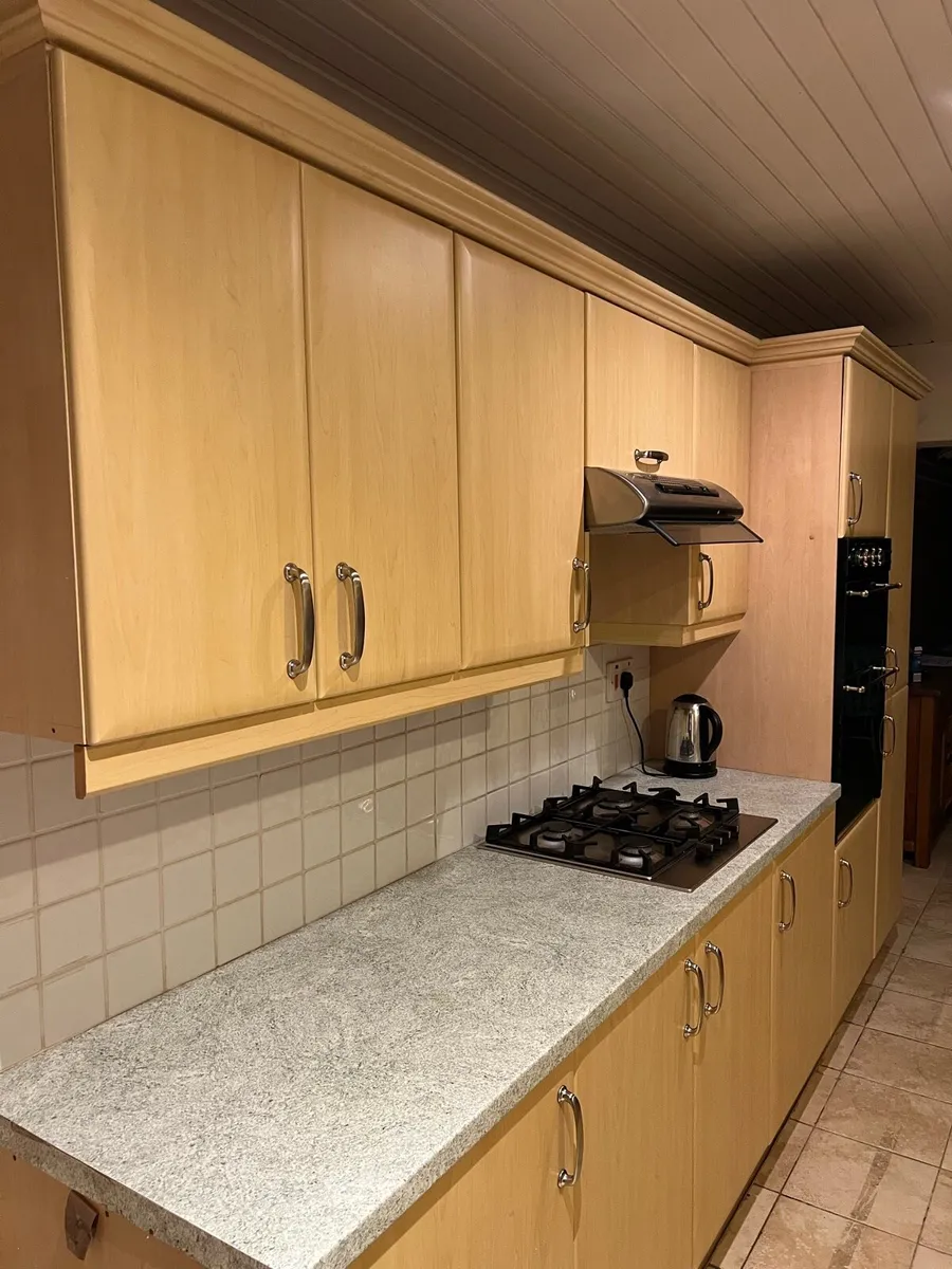 Kitchen and appliances - Image 1