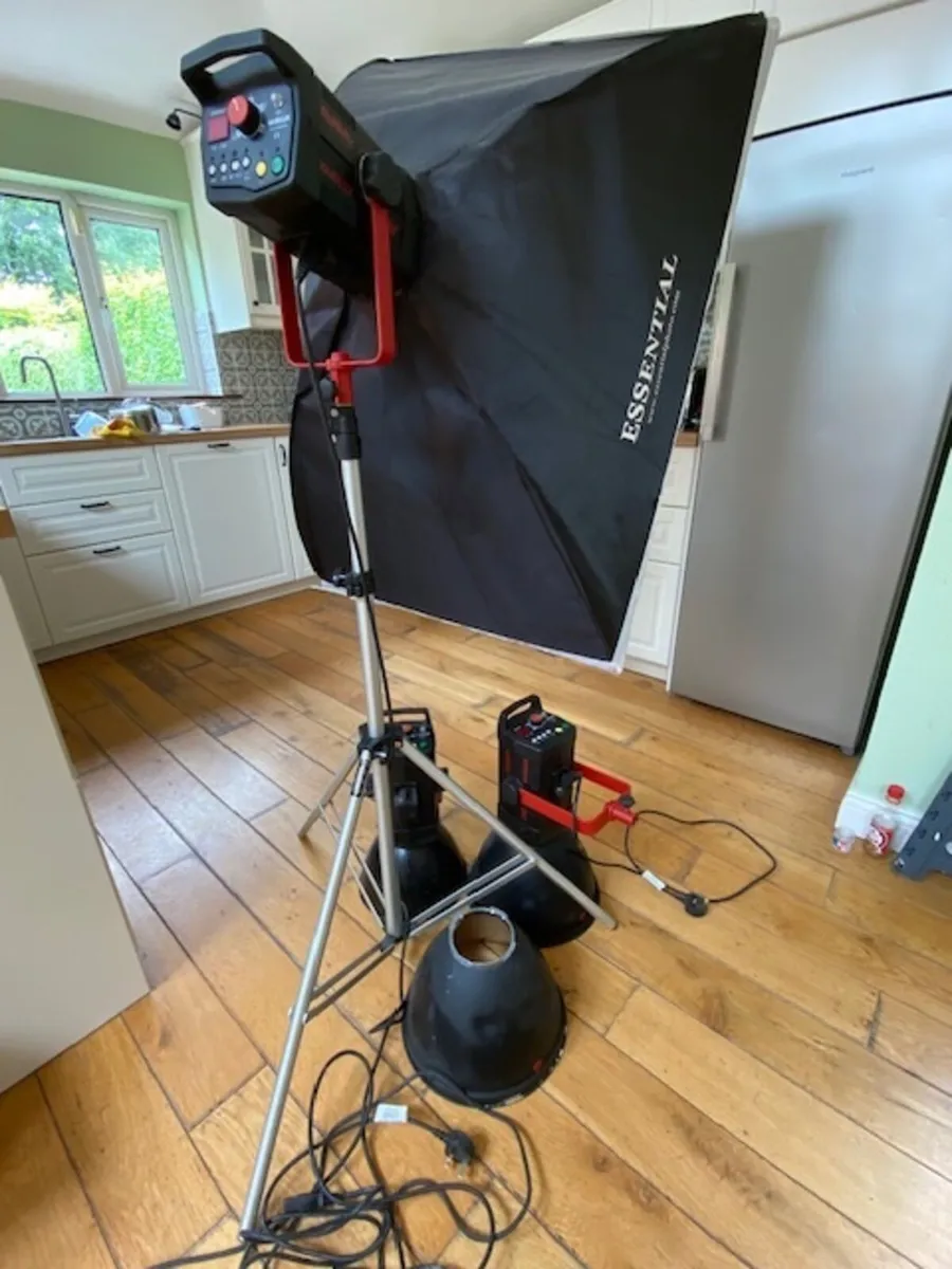 Photography Studio Lights, Softbox and Hanging Set - Image 2