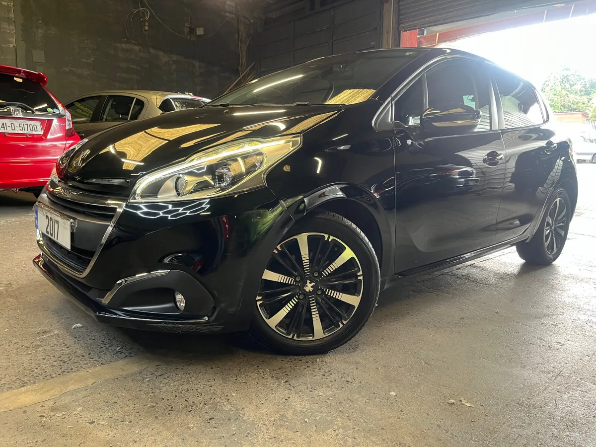 Peugeot 208 1.2 Automatic low mileage - Image 2