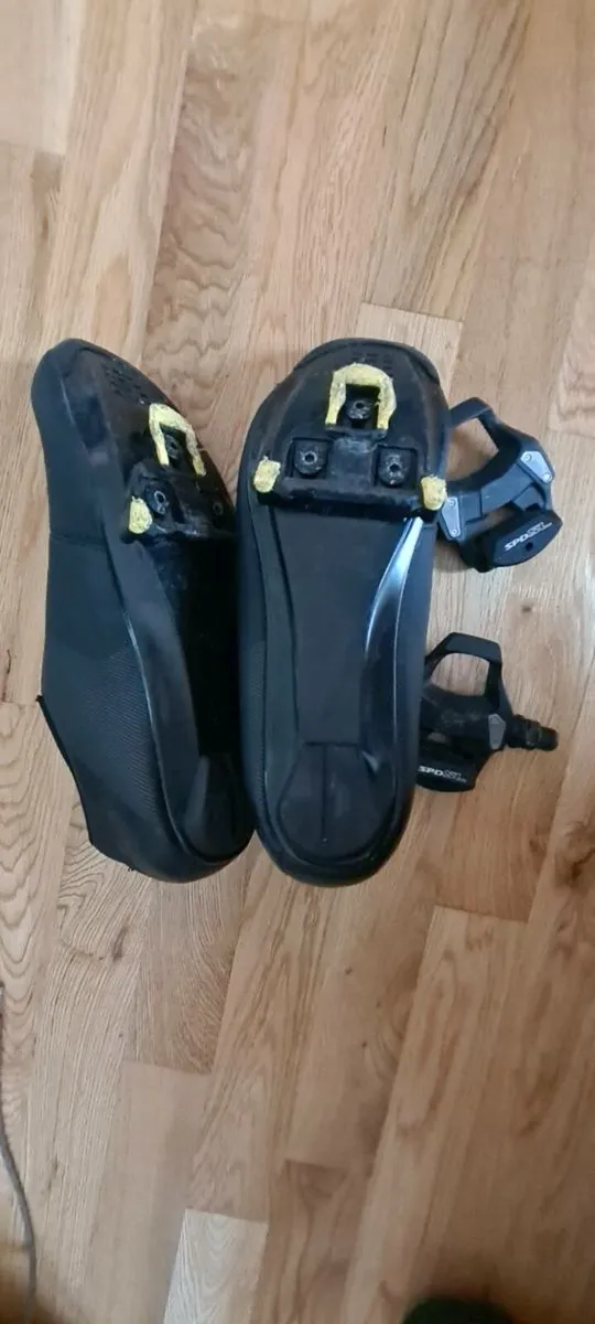 Shimano RC1 Cycling Shoes and Pedals - Image 3