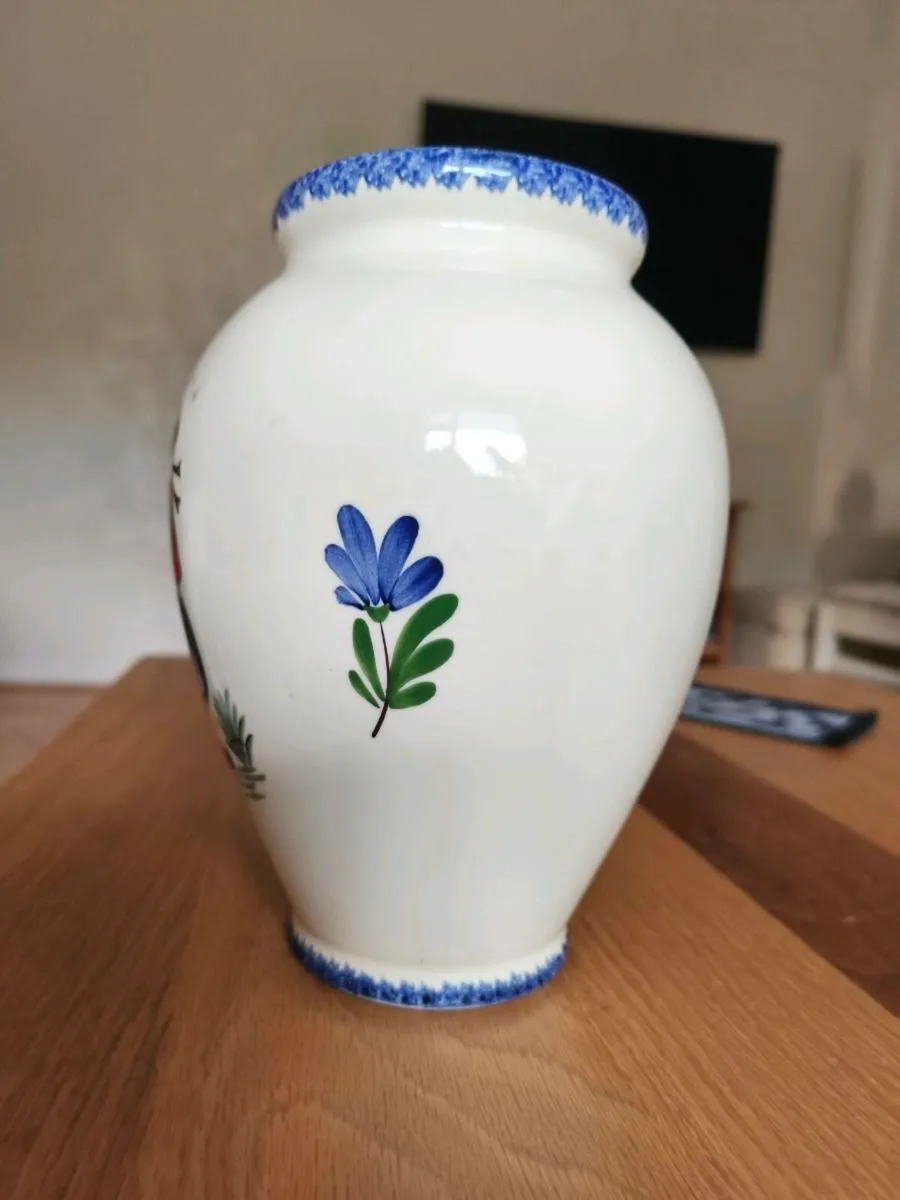 Hand painted Brittany vase - Image 3