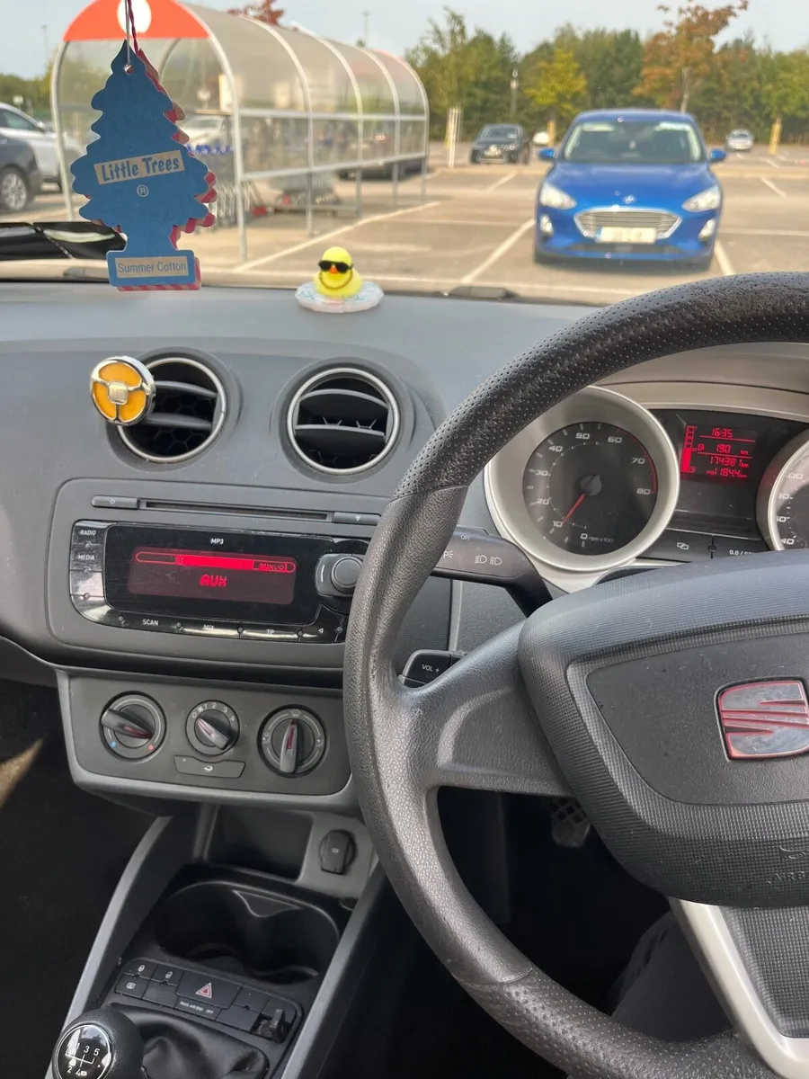 SEAT Ibiza 2010 - Image 2