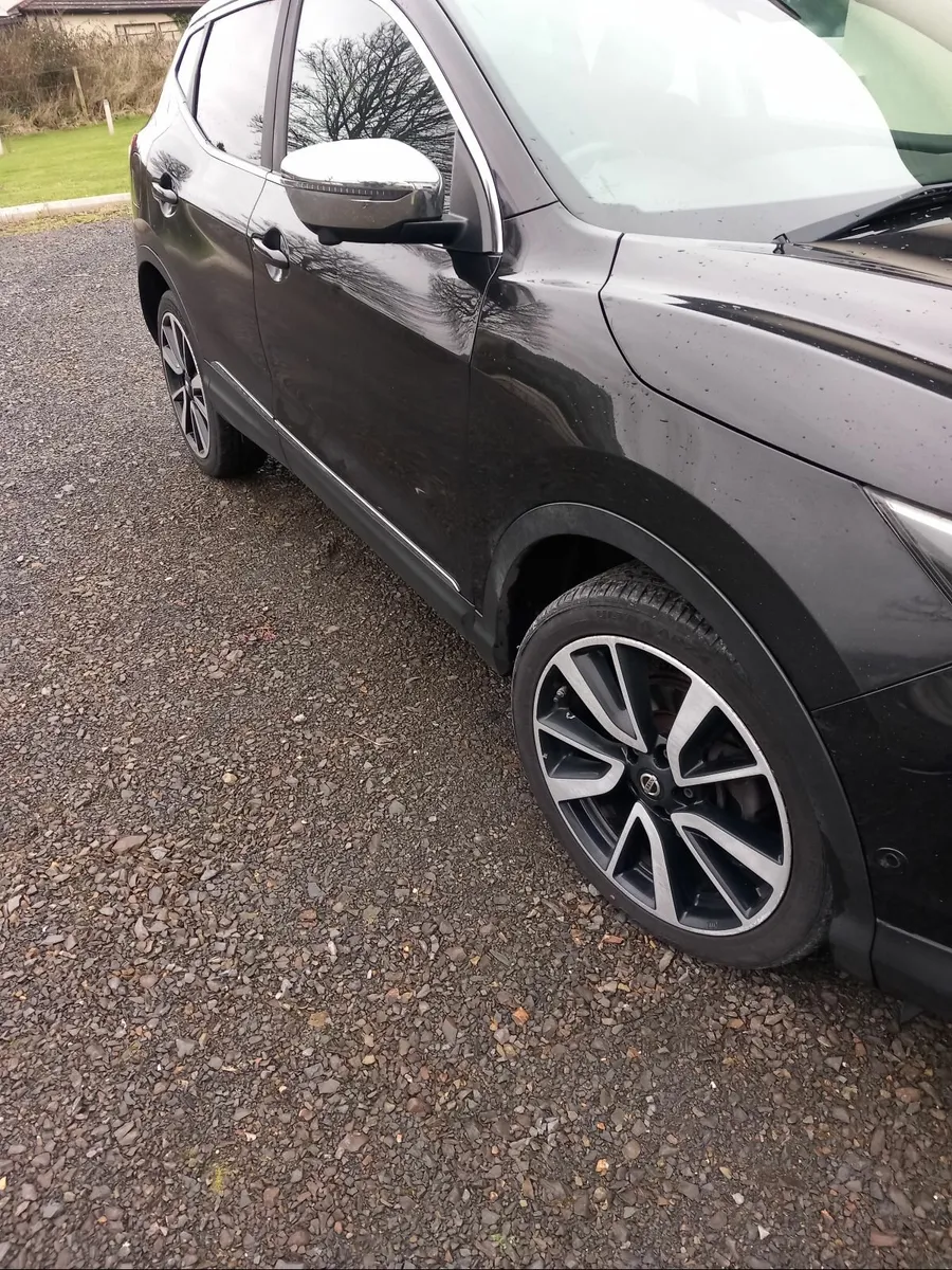 Nissan Qashqai 2015 - Image 1