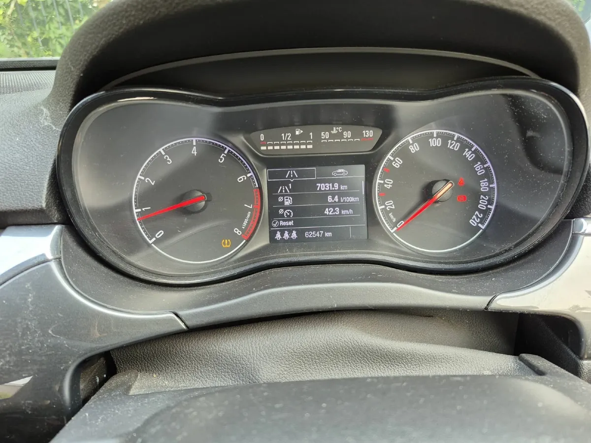 Opel Corsa 2015 - Image 2