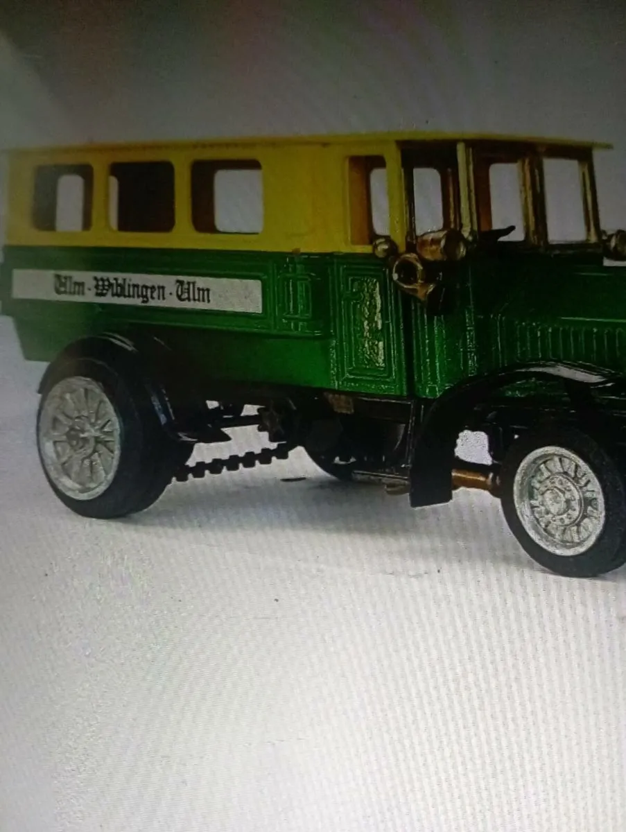 ZISS GERMANY 1:43 SCALE MAN DIESEL  BUS - Image 1