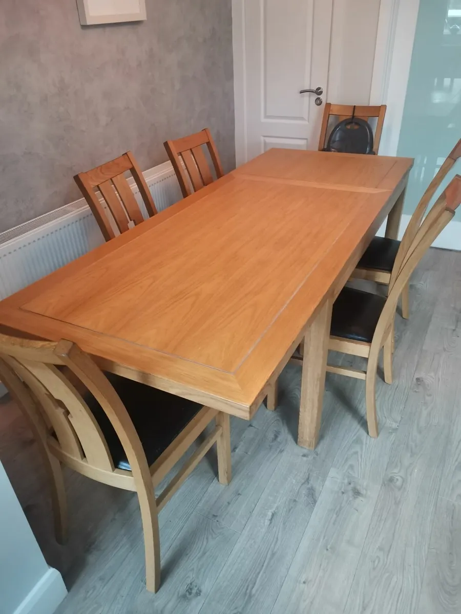 Kitchen table and chairs - Image 3