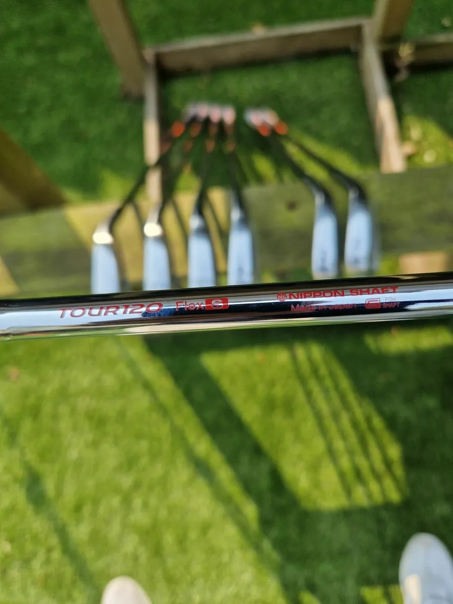 Titleist T150 irons (4 - P) - Image 2