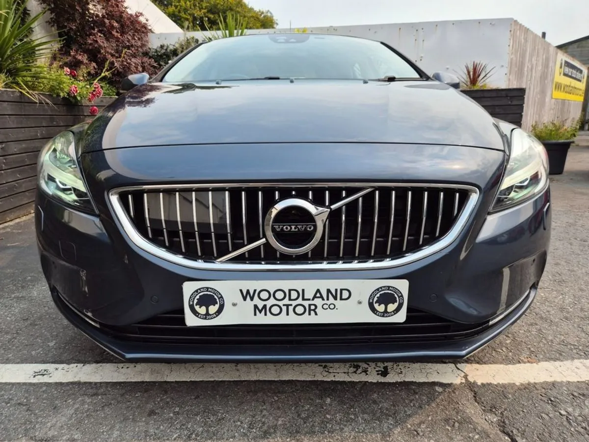 Volvo V40 1.5 T3 Auto/ Classic Inscription With P - Image 3
