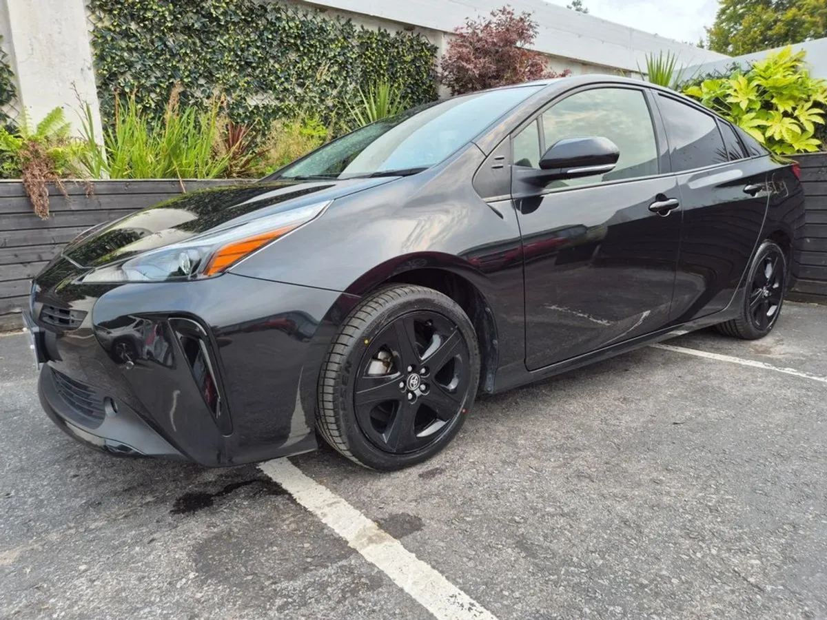 Toyota Prius 1.8 Hybrid / S Touring Black Edition - Image 1