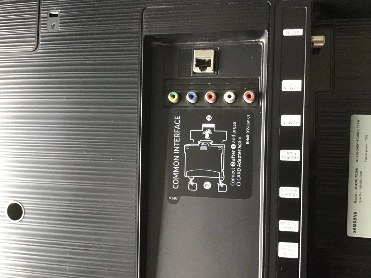 Samsung TV UE43RU7020 43” Smart Ultra HD 4K - Image 3