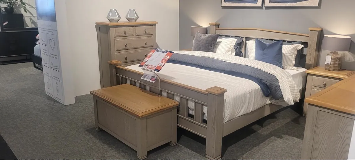 Bed & Mattress - Image 4