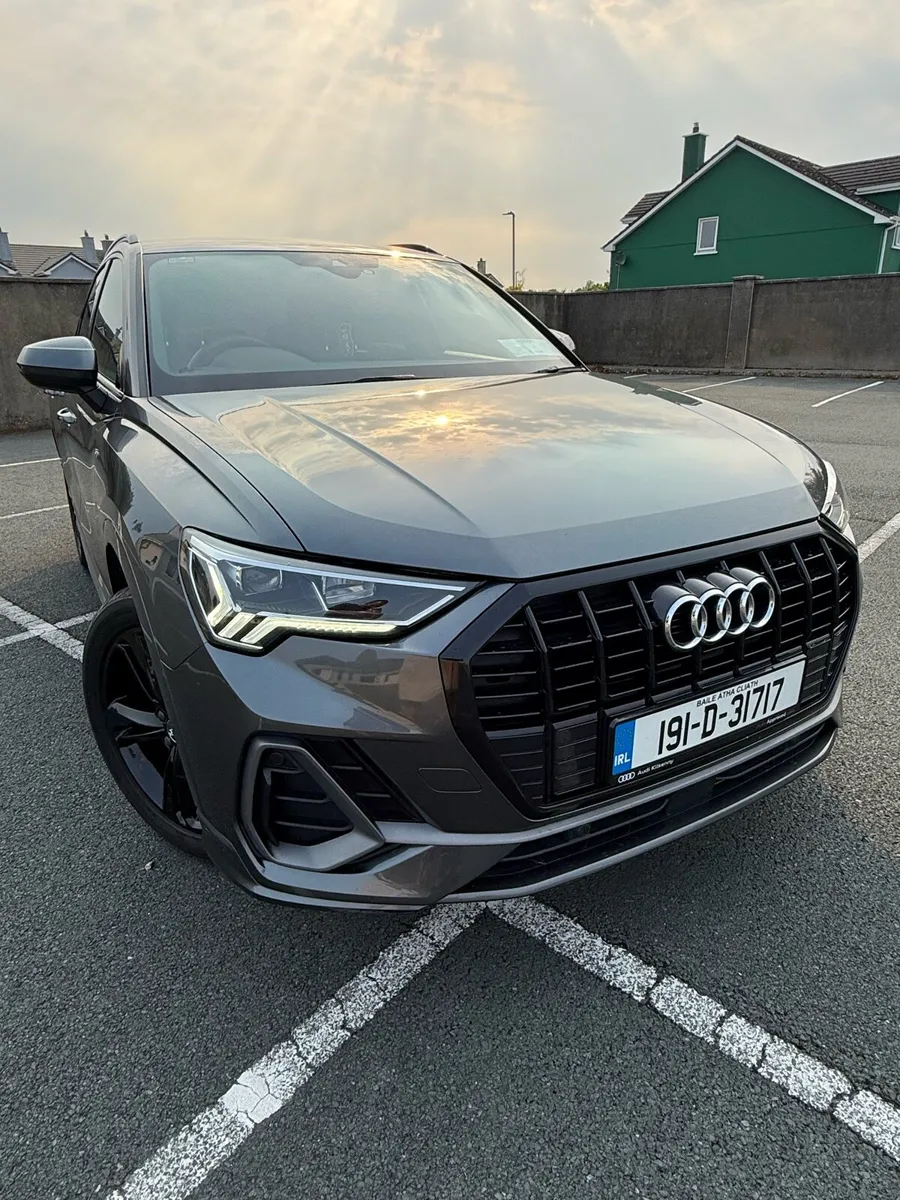 Audi Q3 2.0 TDI S-LINE - Image 1