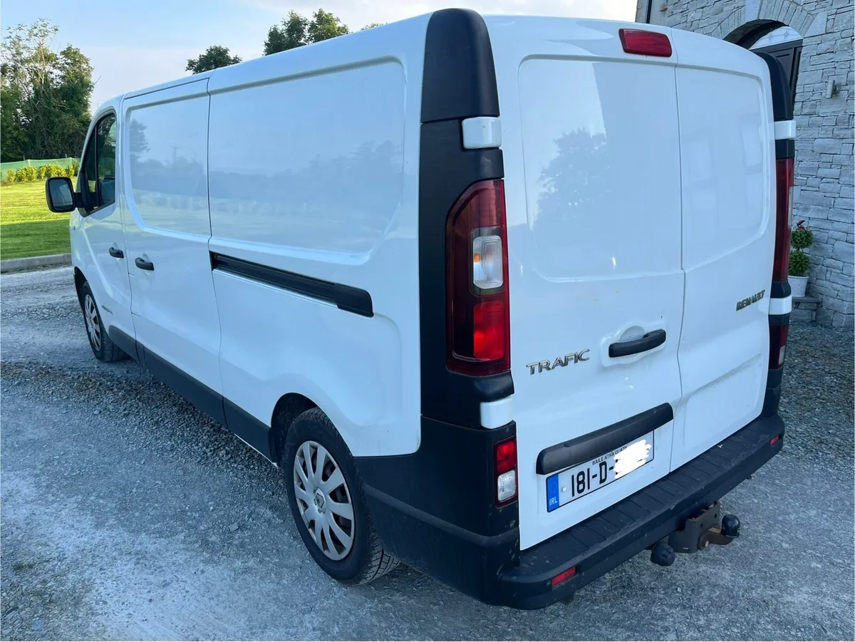 (181) Renault Trafic Business Model 2018 - Image 3