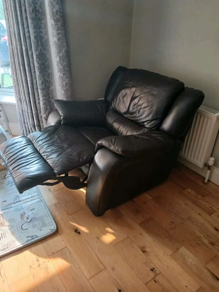 Brown leather recliner chair - Image 3
