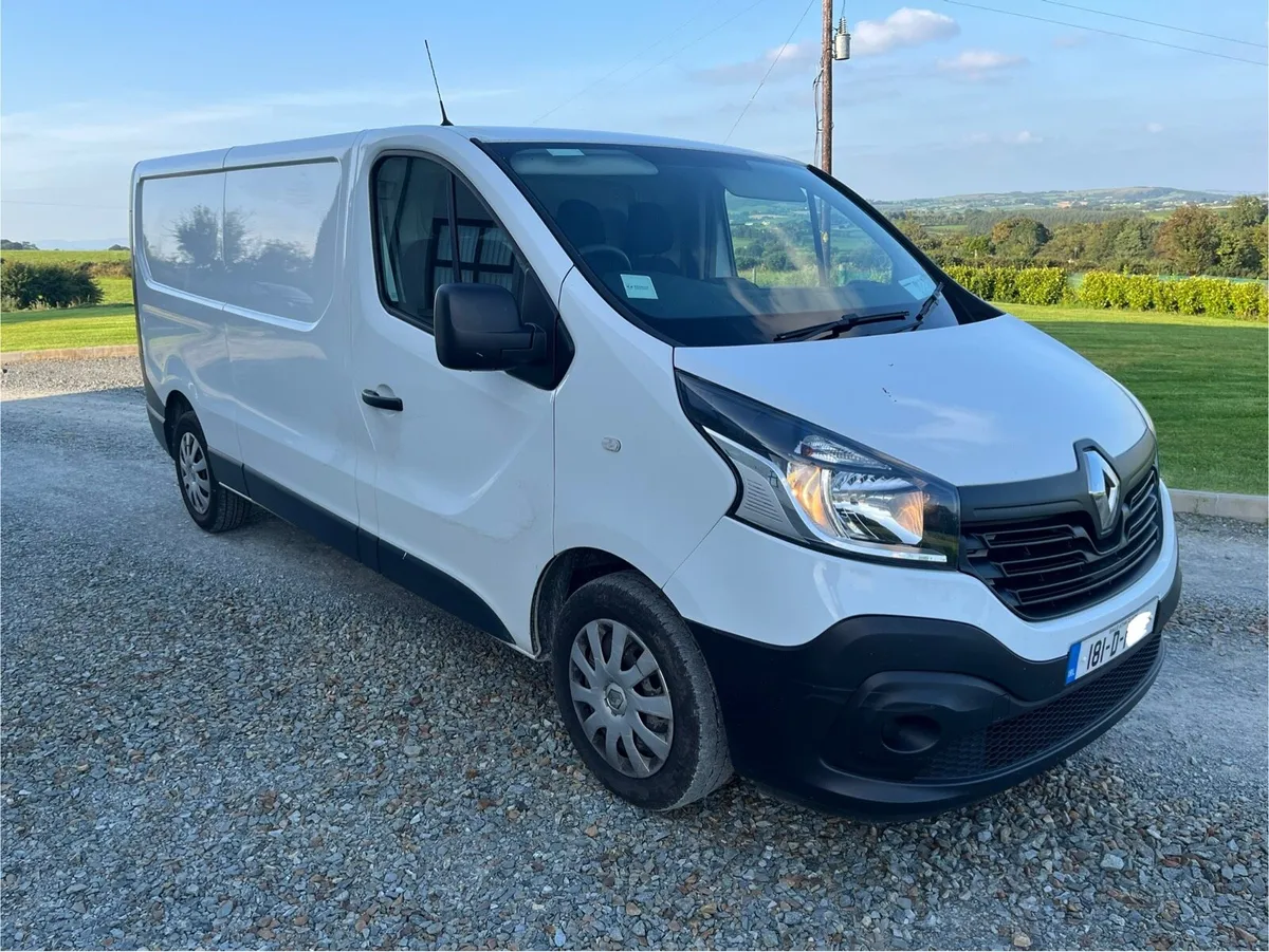 (181) Renault Trafic Business Model 2018 - Image 1