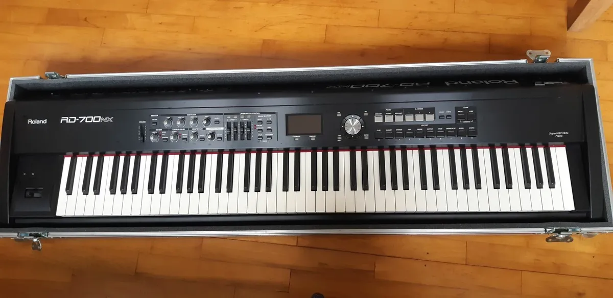 Roland 700nx  Piano Keyboard - Image 1