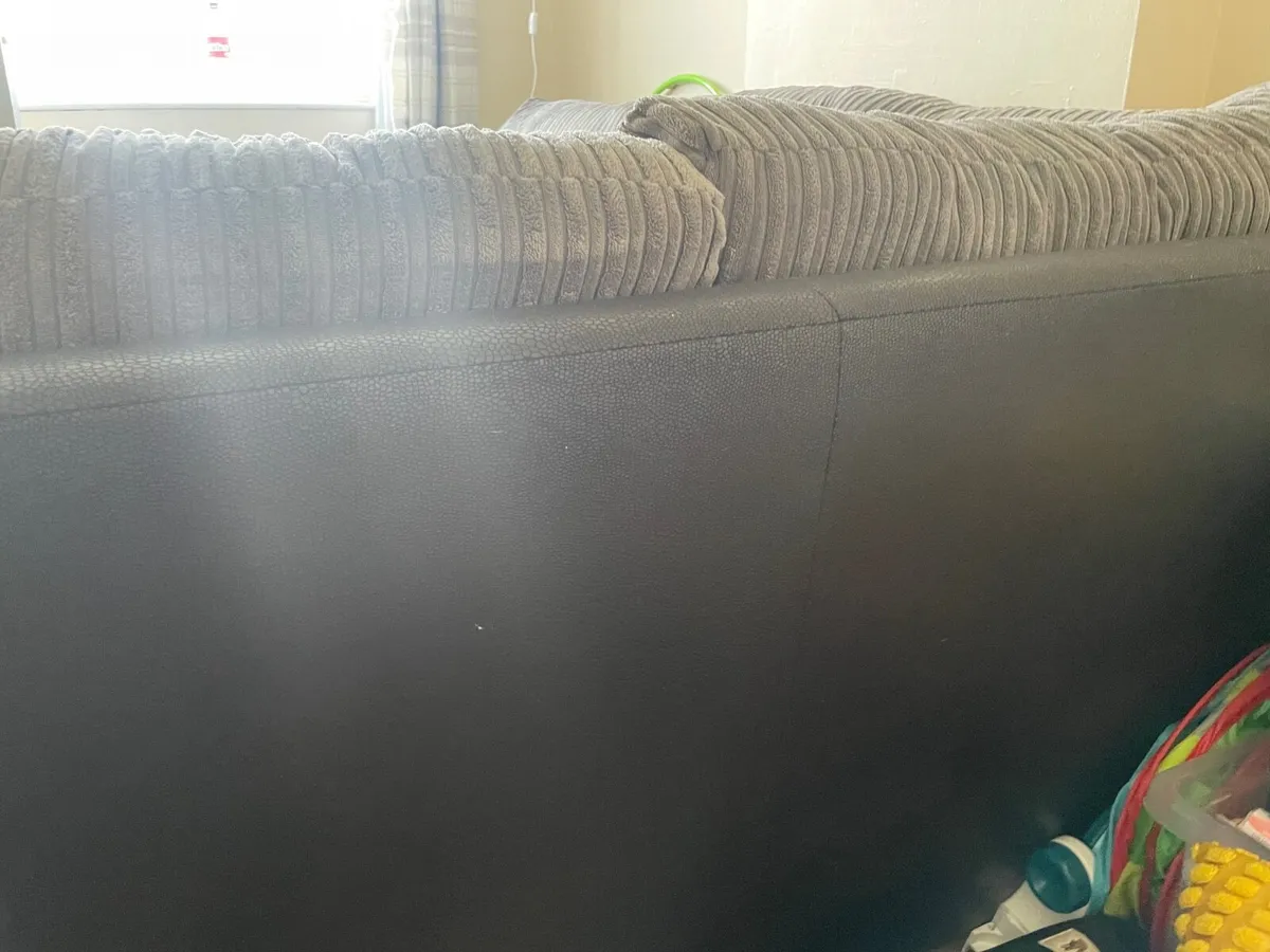 Sofa for sale - Image 3