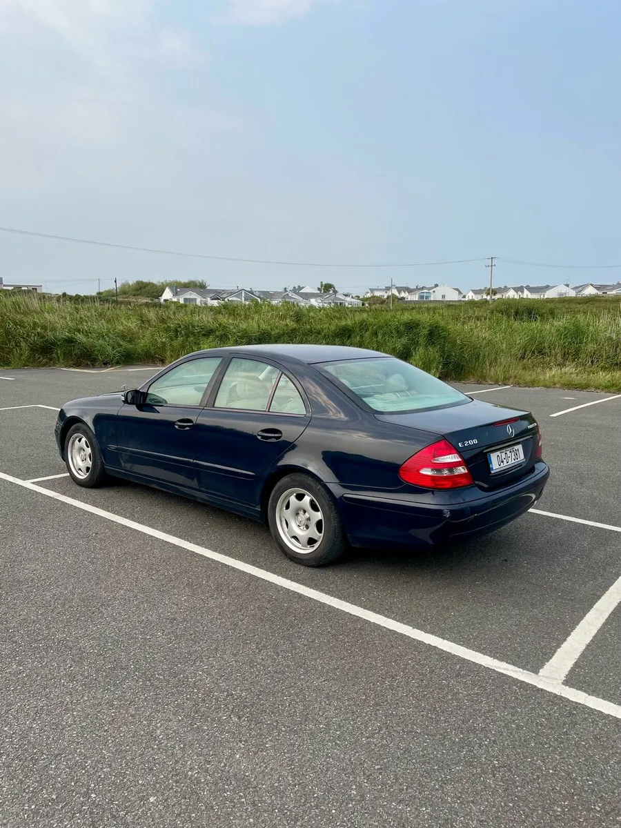 Mercedes-Benz E200 Kompressor - Image 3