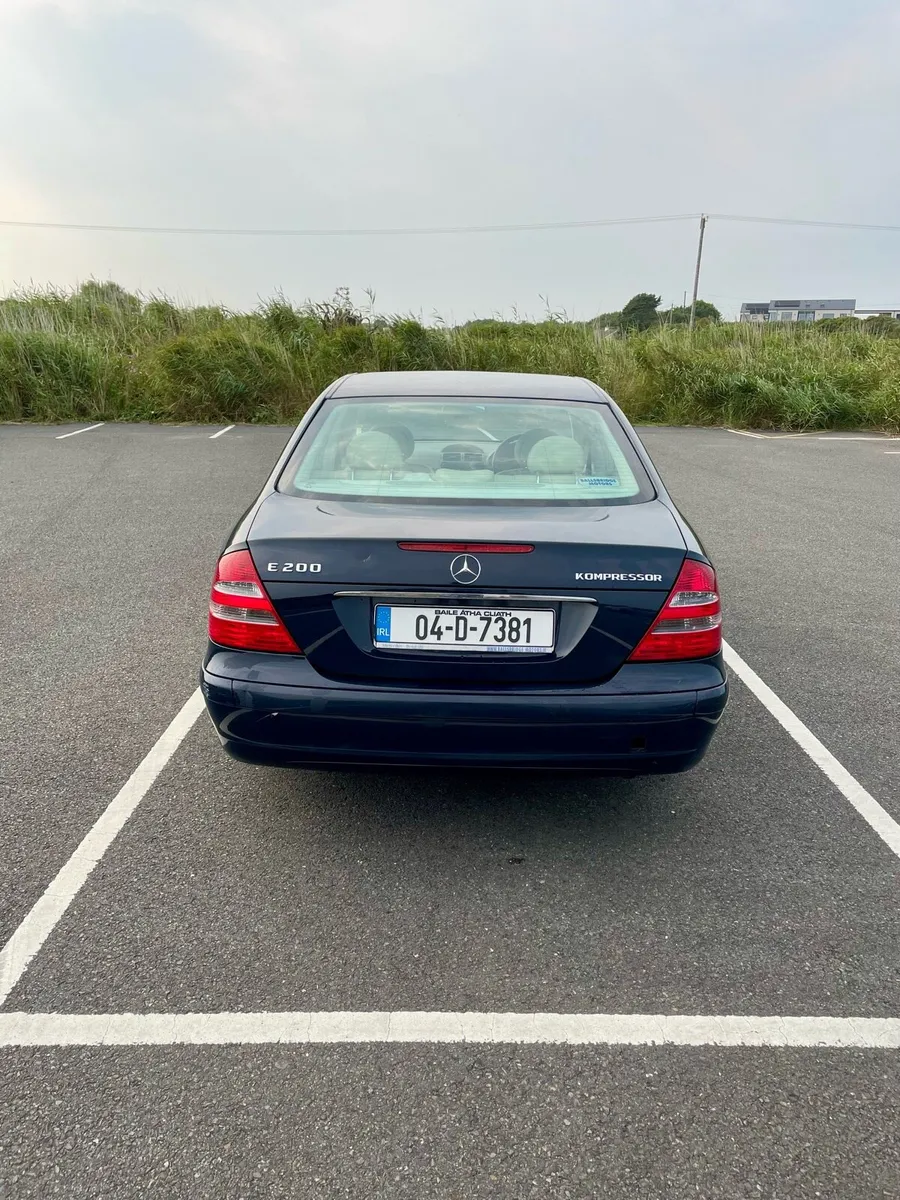 Mercedes-Benz E200 Kompressor - Image 4