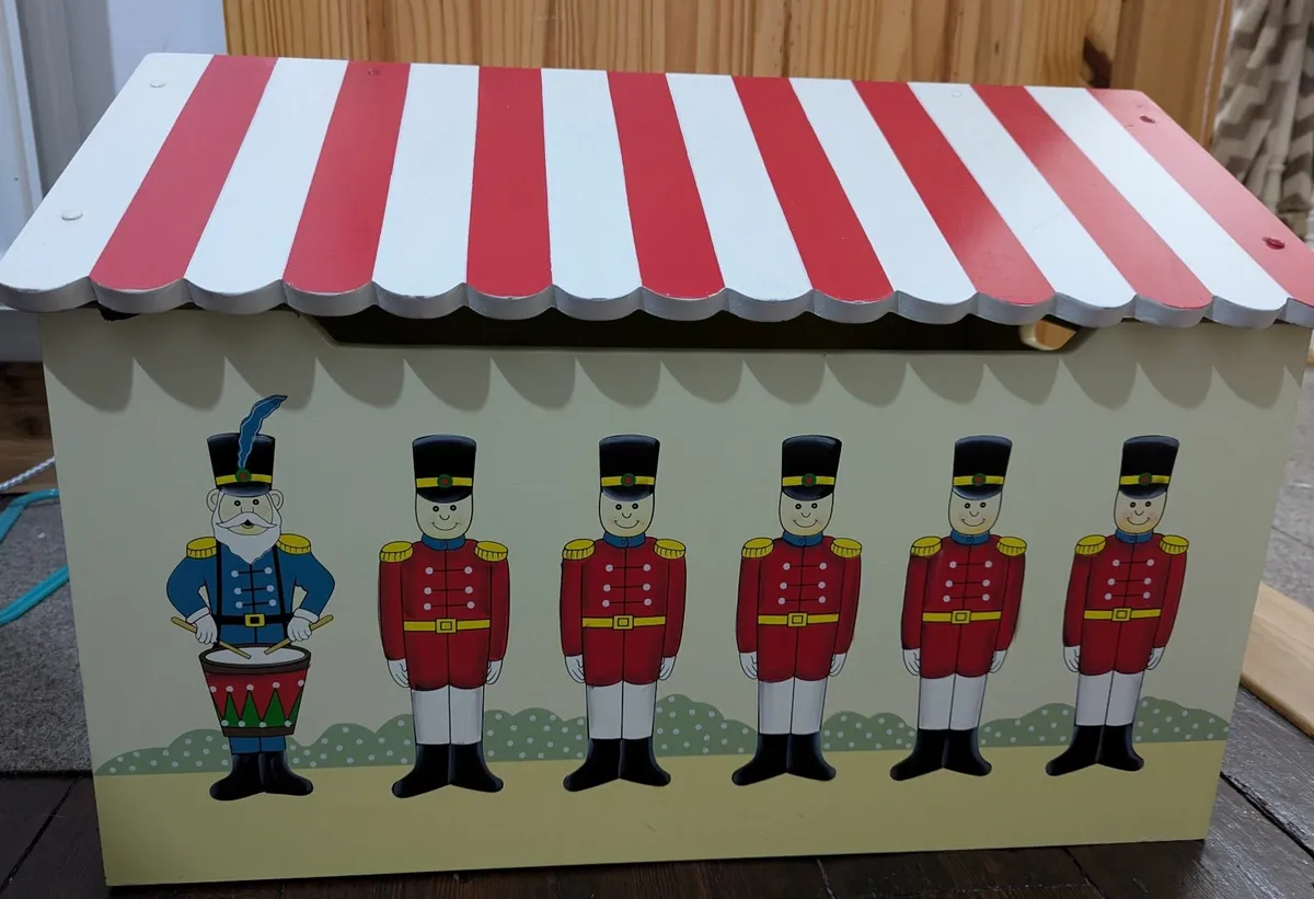 Large wooden Toy box - Image 3