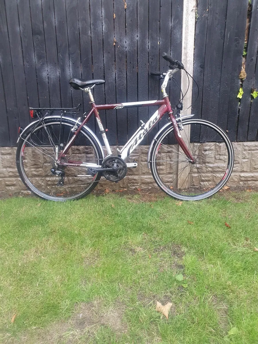 Bicycle. Size large. Excellent Condition. - Image 1