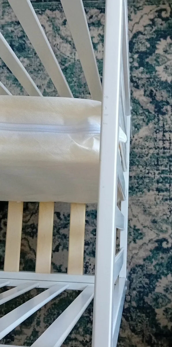 Obaby Bantam Space Saver Cot - Image 3