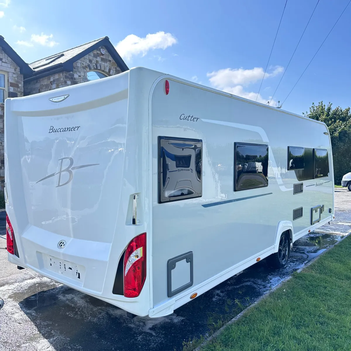✨BUCCANEER CUTTER 4 BERTH ISLAND BED✨ - Image 3