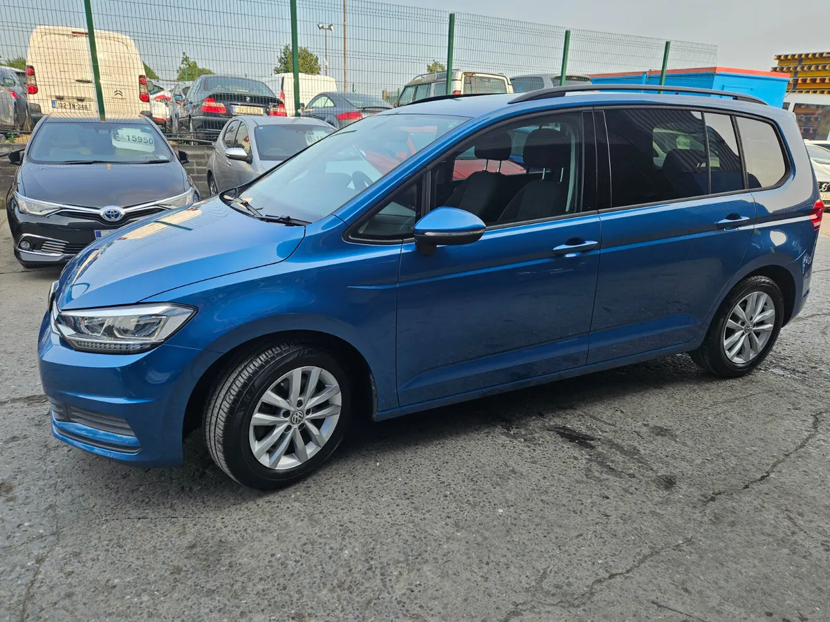 2016 VOLKSWAGEN TOURAN Automatic/ 7 Seater - Image 3