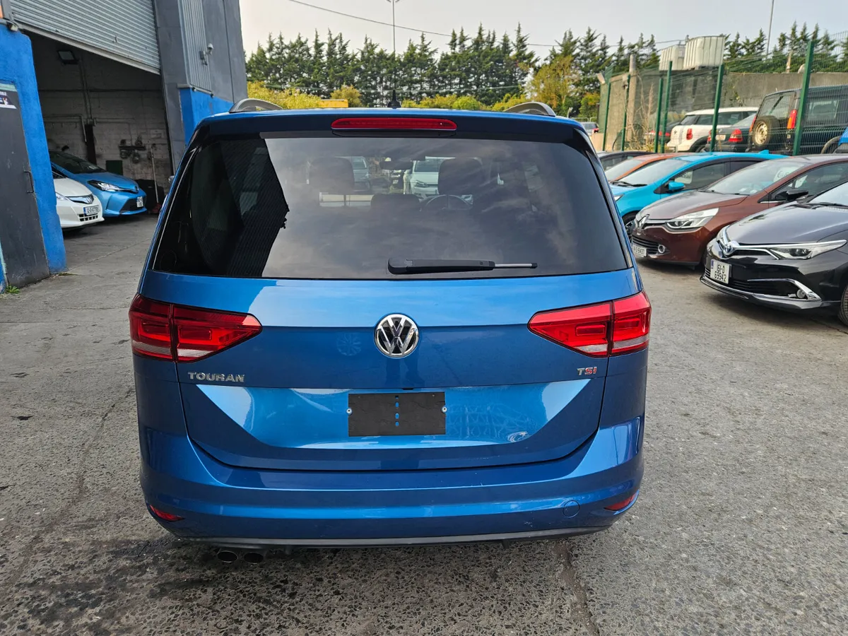 2016 VOLKSWAGEN TOURAN Automatic/ 7 Seater - Image 4
