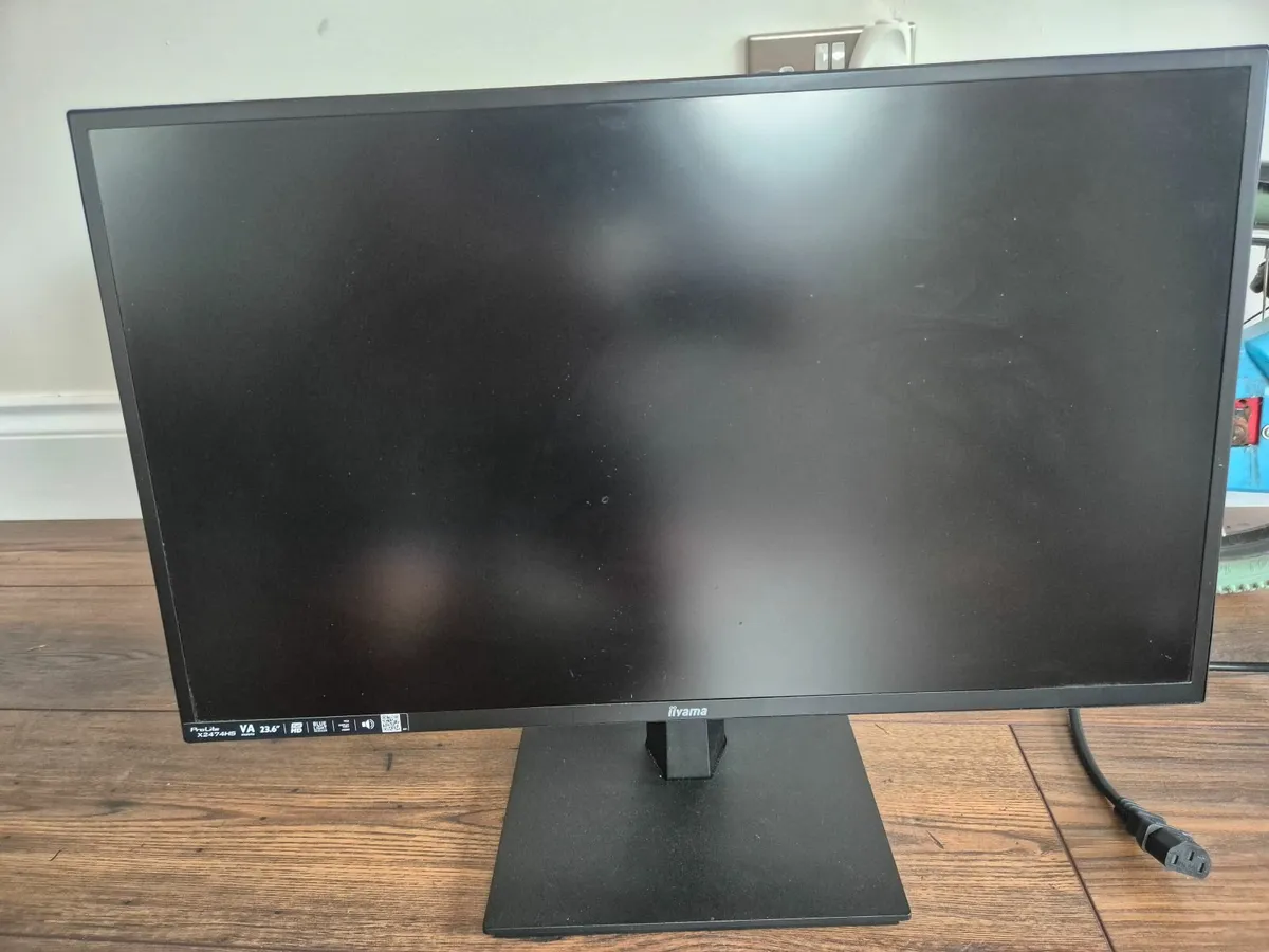 Computer Screen - Image 1