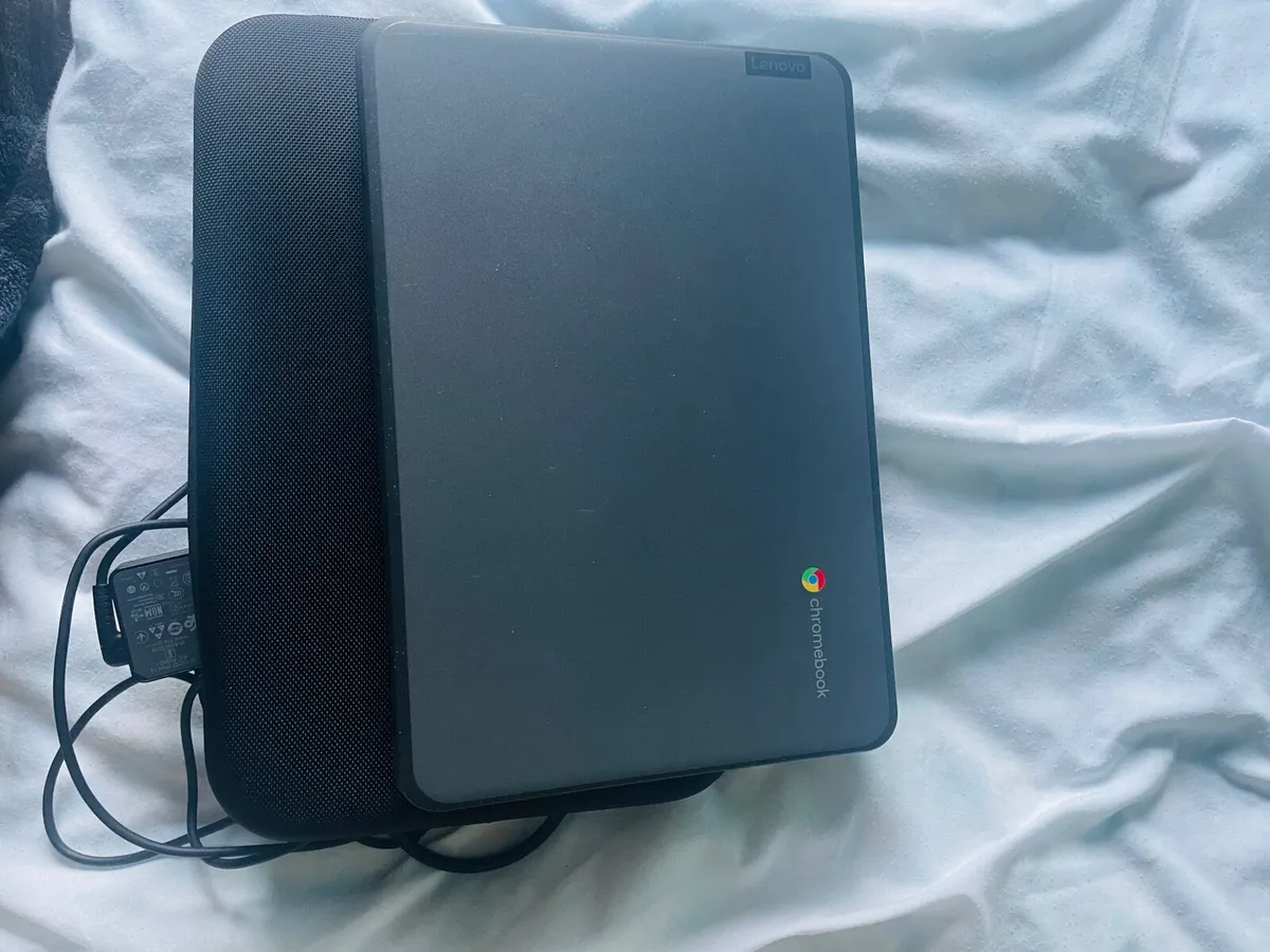 Lenovo Chrome book 100E - Image 3