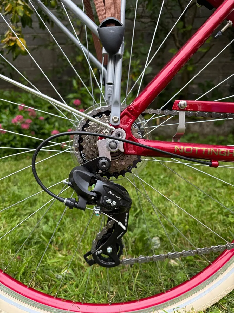 Raleigh Willow 700c Cherry Red Hybrid - Image 3