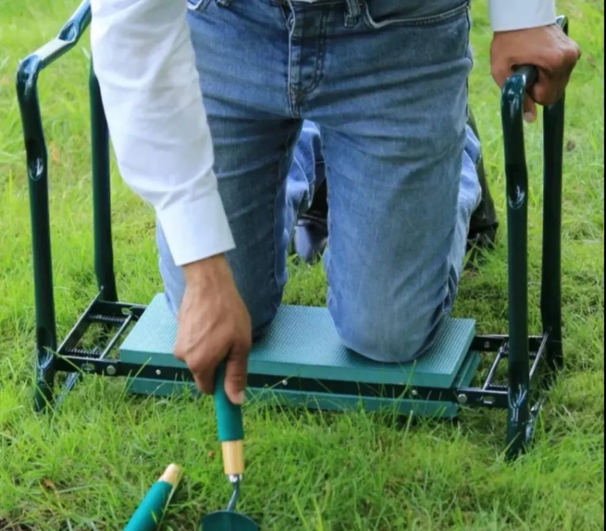 Garden Kneeler Folding Stool with Tool Bag NEW - Image 2