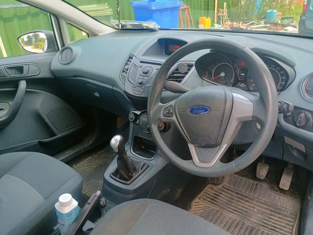 Fiesta van - Image 4
