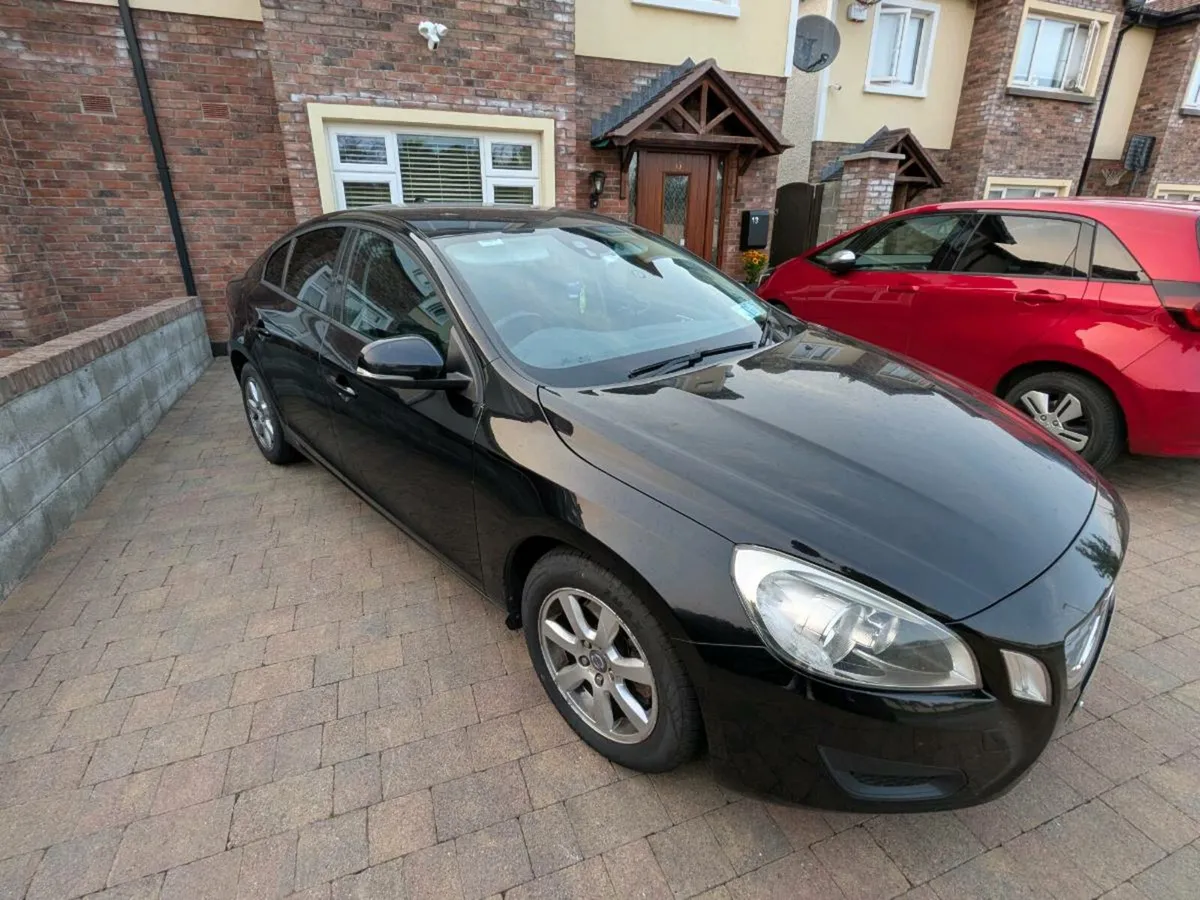2013 Volvo S60 - Image 2