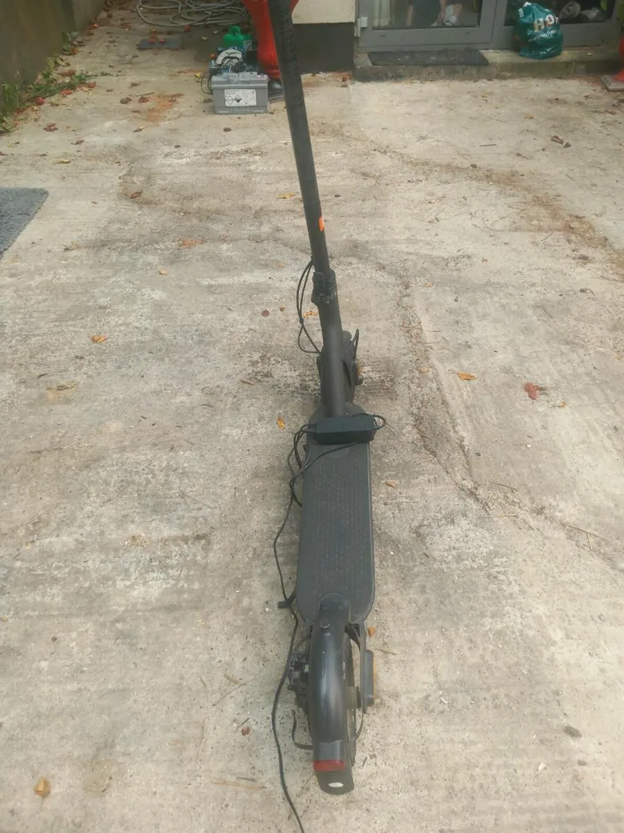 Electric scooter - Image 4