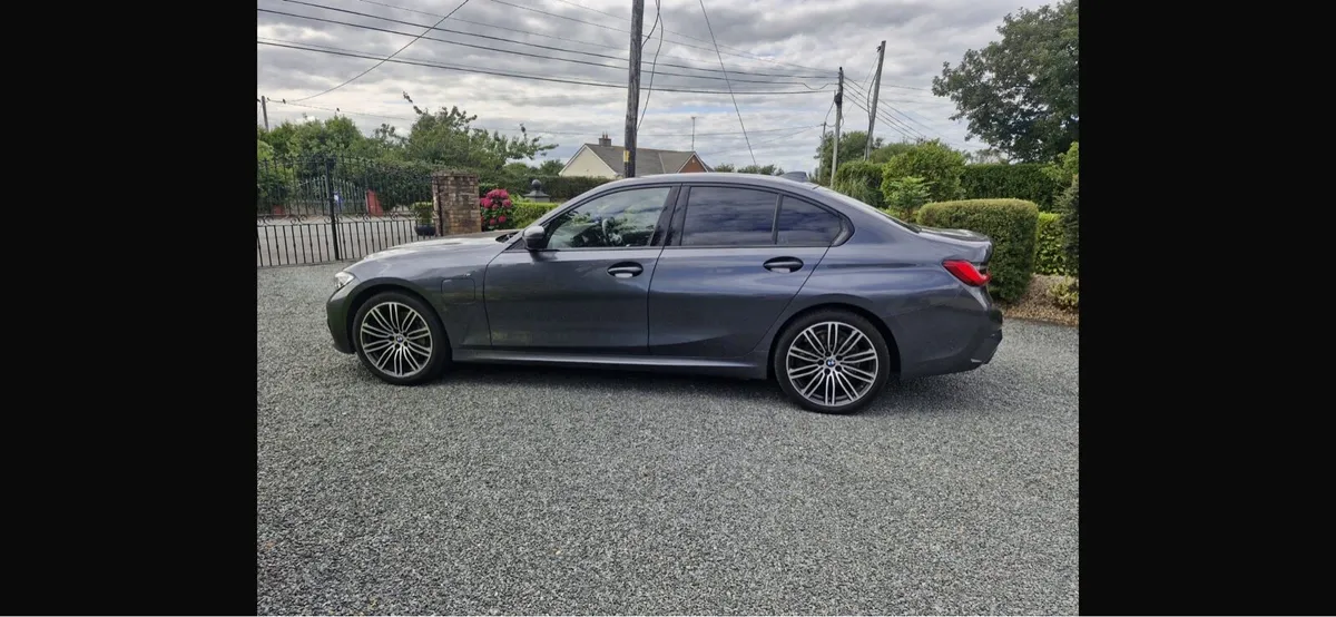 BMW 330e - Image 4