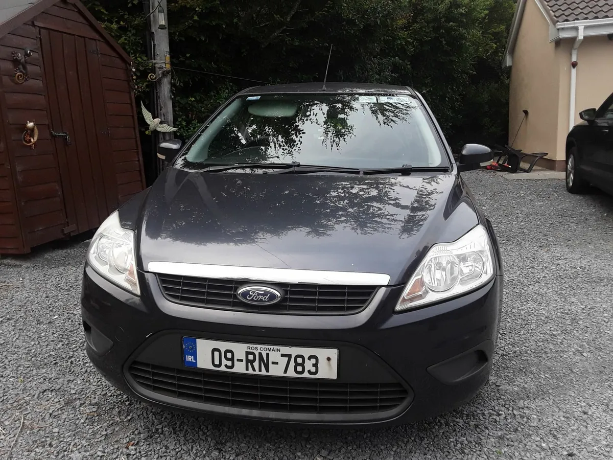 Ford Focus 2009 - Image 2