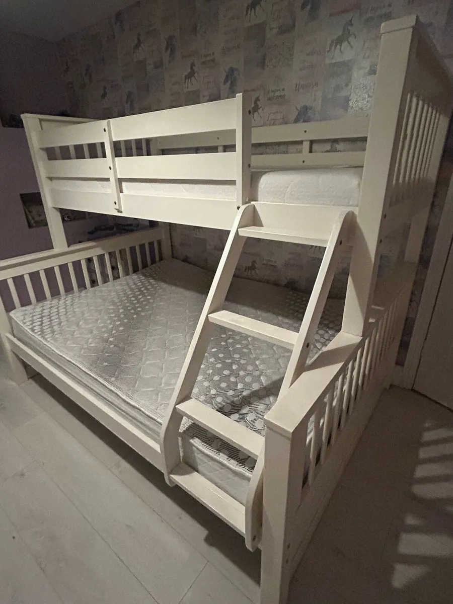 Bunk beds - Image 1