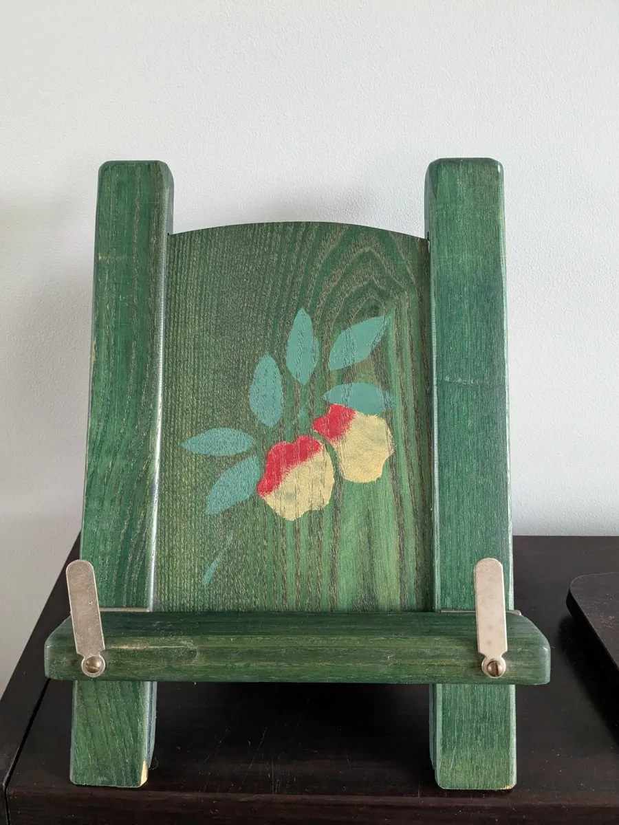 Cookery Book Stand Vintage Poppit brand - Image 1