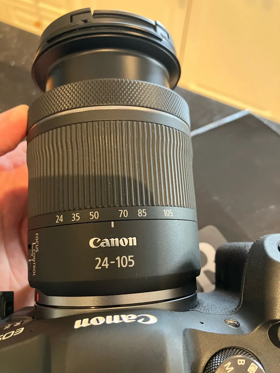 Canon R6 camera with lens bag and tripod - Image 4