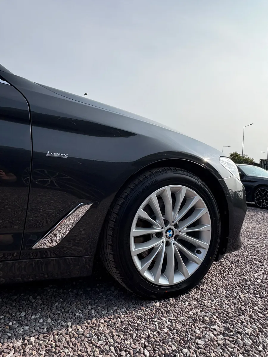 BMW 523D 2.0 Diesel Luxury Line Low KM - Image 2